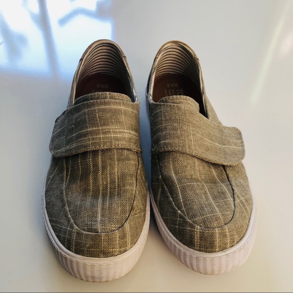 Toms Velcro Canvas Loafers 6.5 - Picture 2 of 5